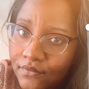 Meet your Posher, Genevieve